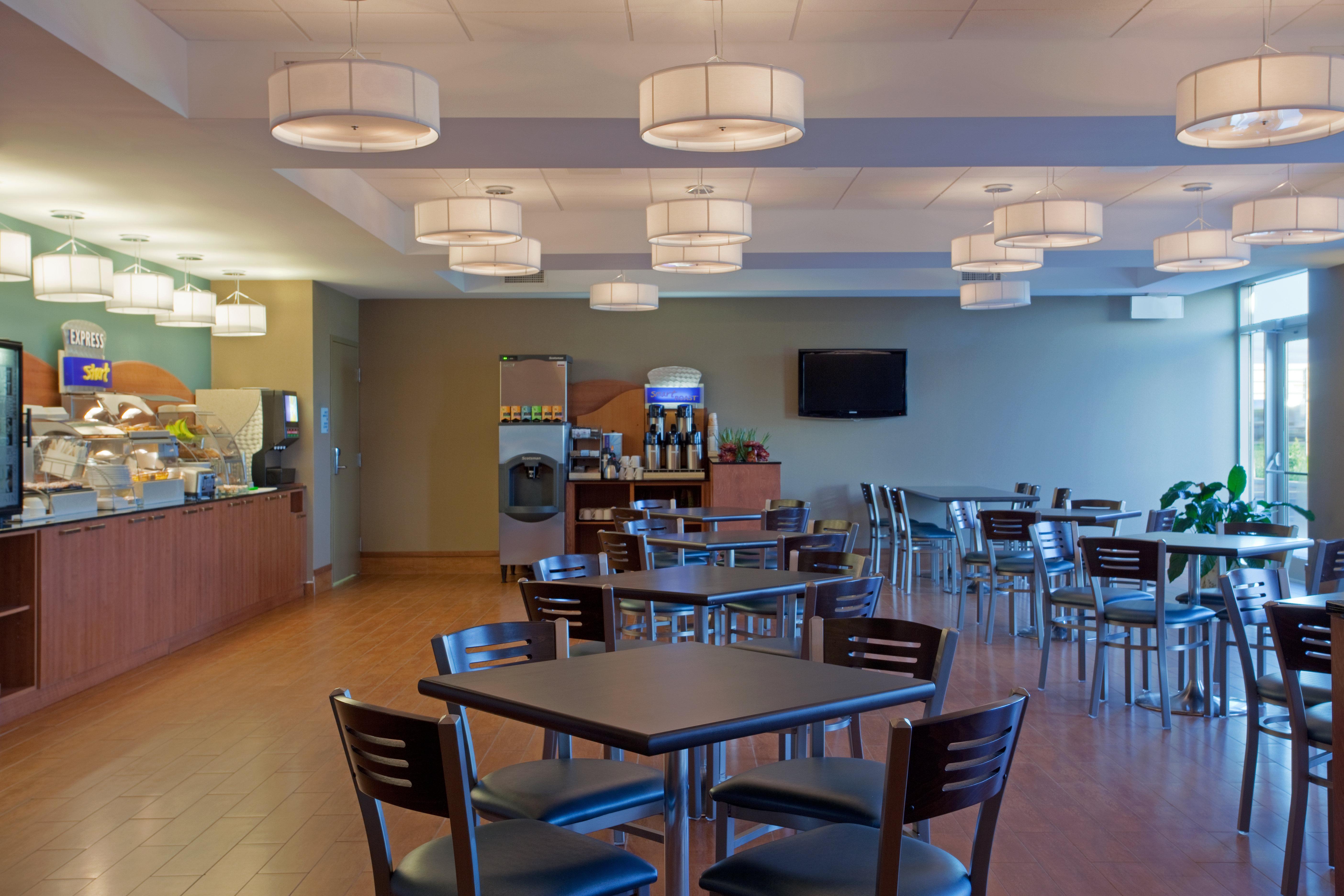 Holiday Inn Express Hotel & Suites Saint - Hyacinthe By Ihg Extérieur photo