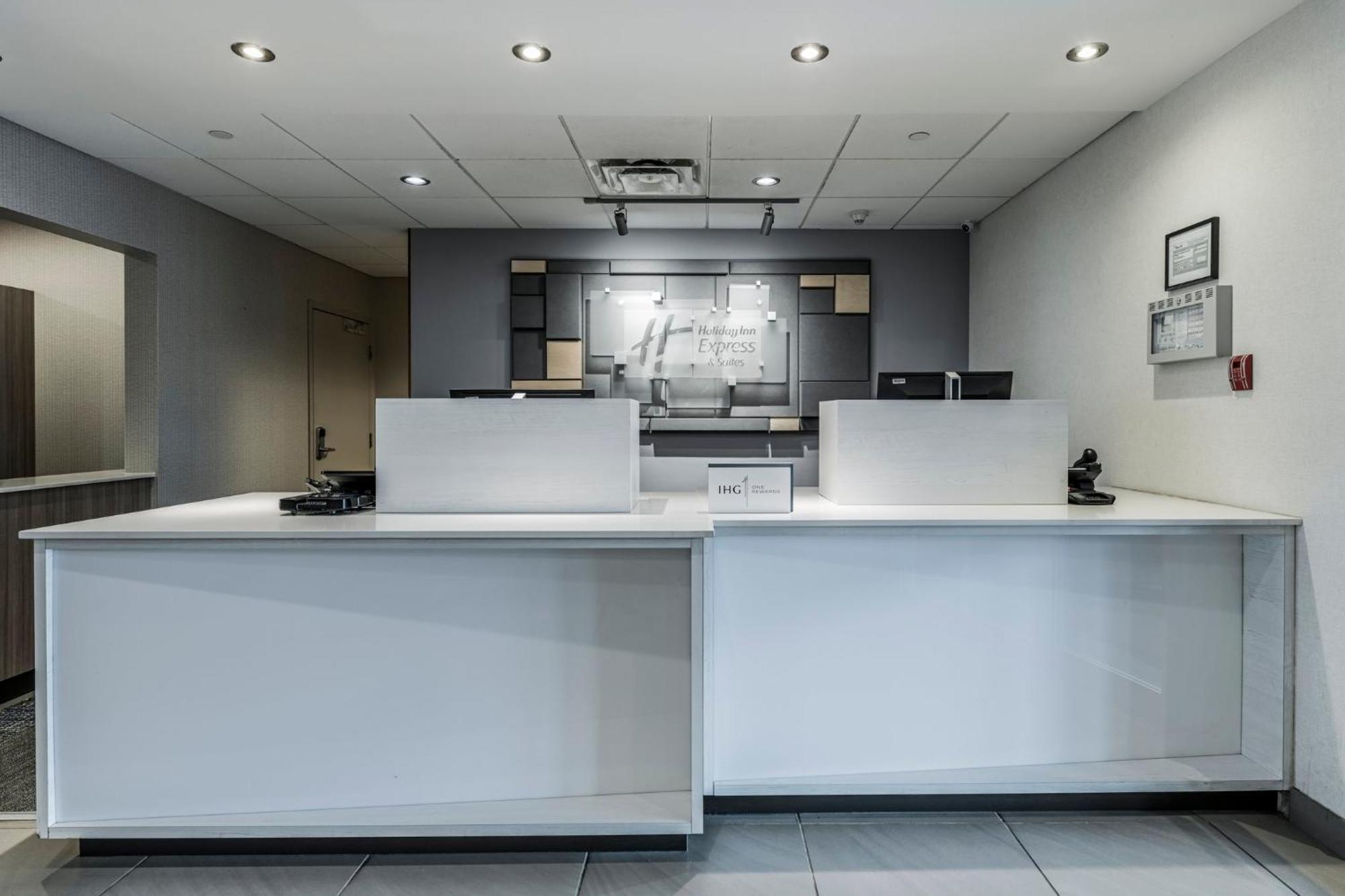 Holiday Inn Express Hotel & Suites Saint - Hyacinthe By Ihg Extérieur photo