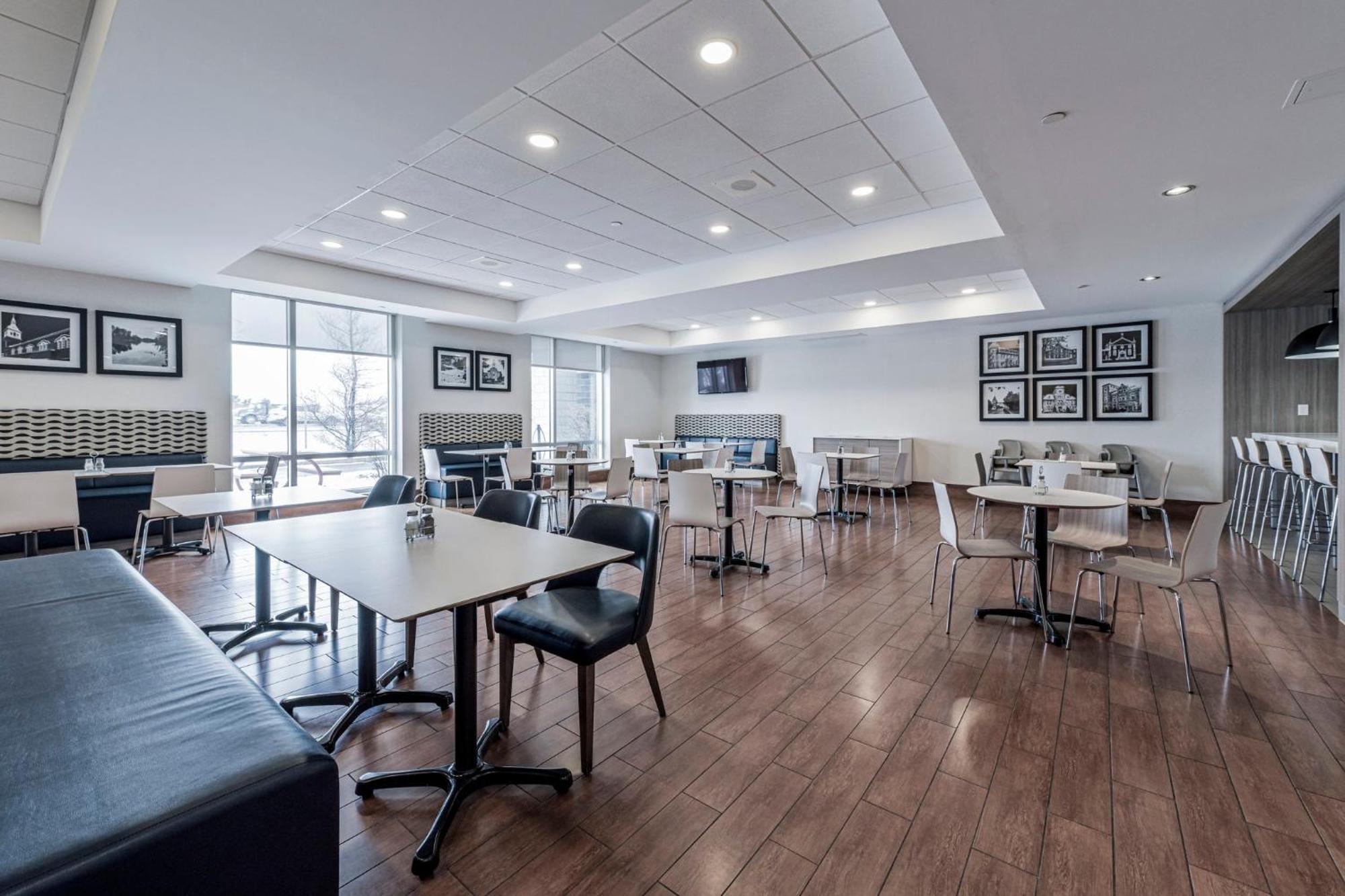 Holiday Inn Express Hotel & Suites Saint - Hyacinthe By Ihg Extérieur photo