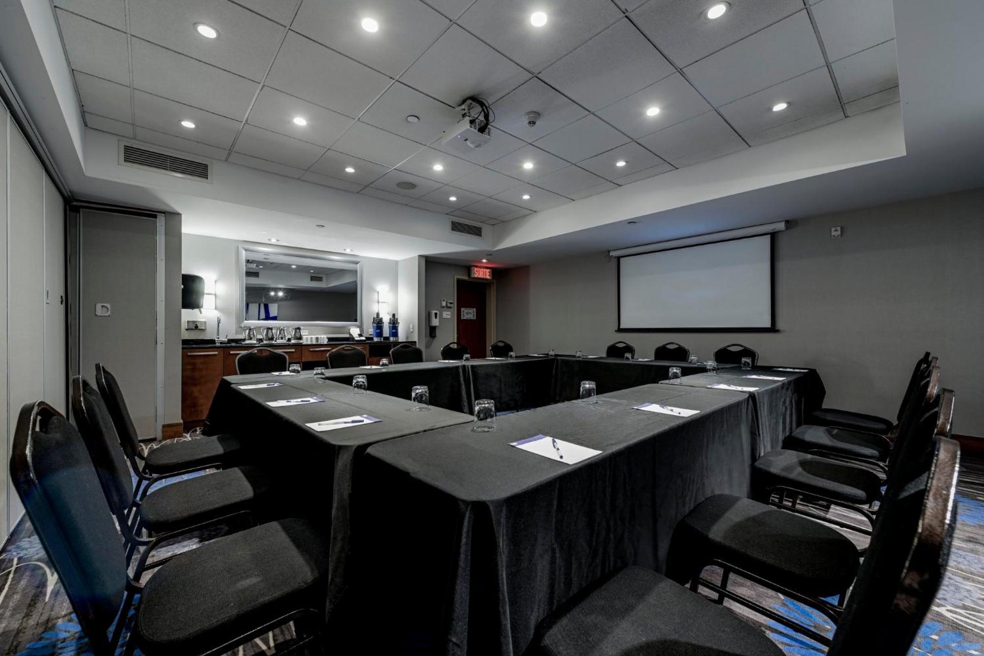 Holiday Inn Express Hotel & Suites Saint - Hyacinthe By Ihg Extérieur photo