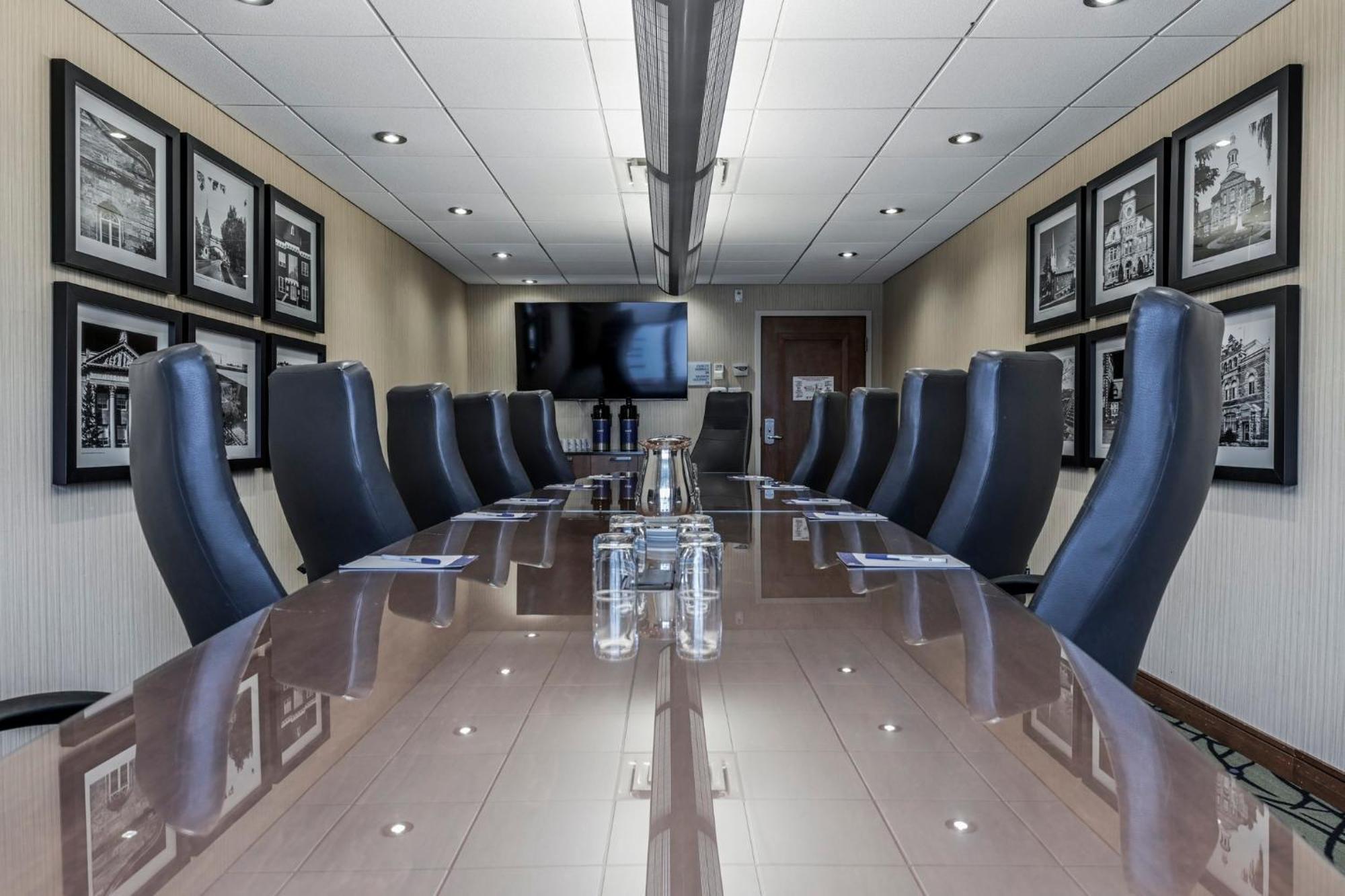 Holiday Inn Express Hotel & Suites Saint - Hyacinthe By Ihg Extérieur photo