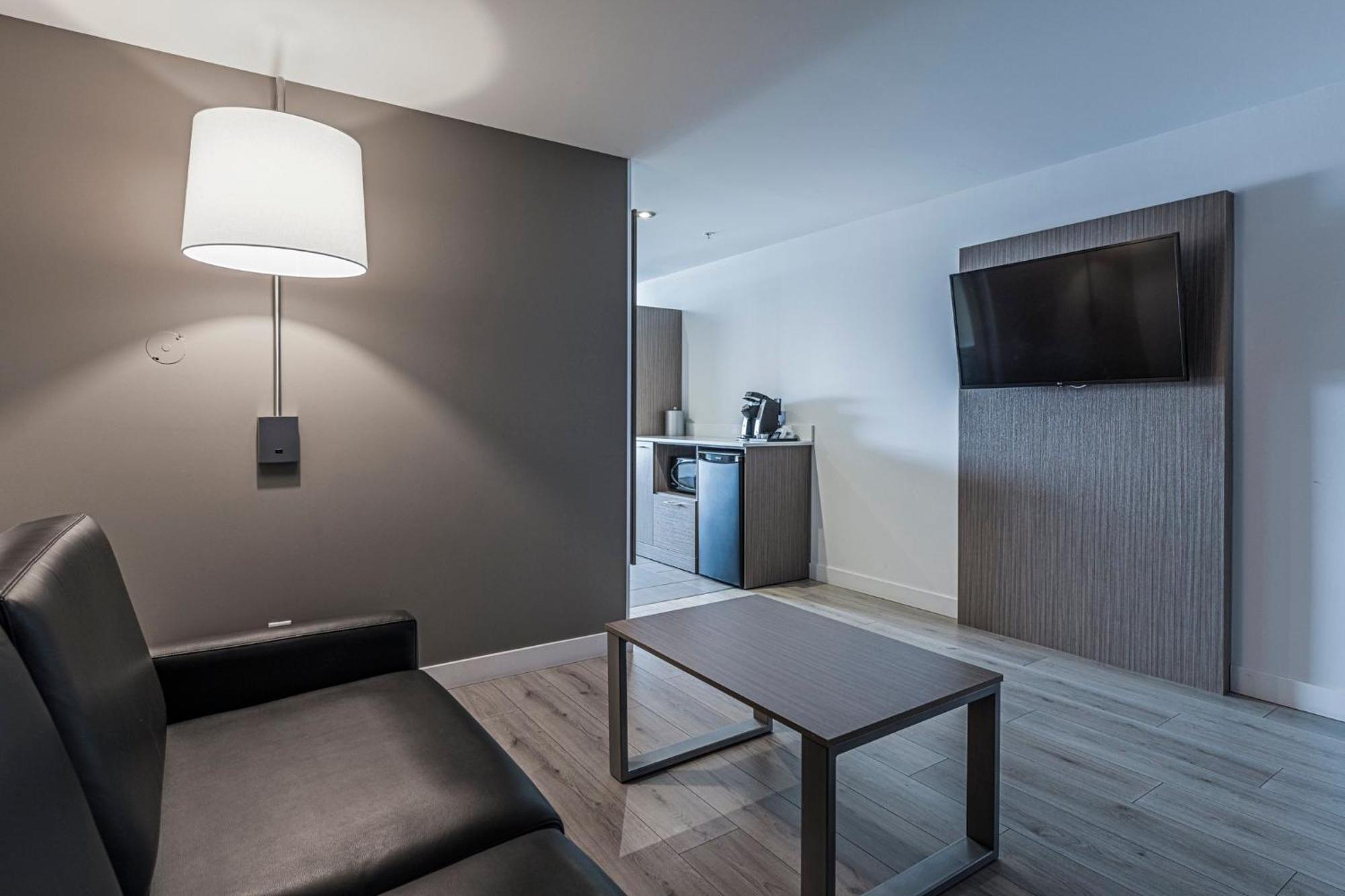 Holiday Inn Express Hotel & Suites Saint - Hyacinthe By Ihg Extérieur photo