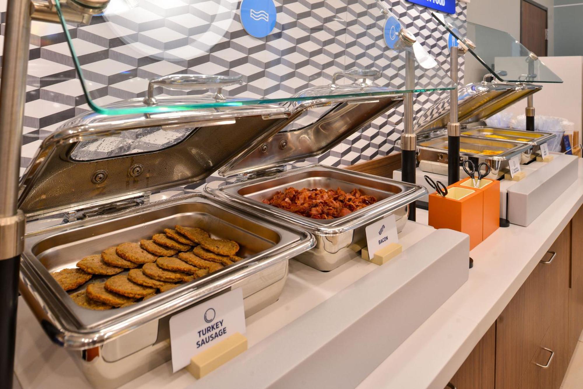 Holiday Inn Express Hotel & Suites Saint - Hyacinthe By Ihg Extérieur photo