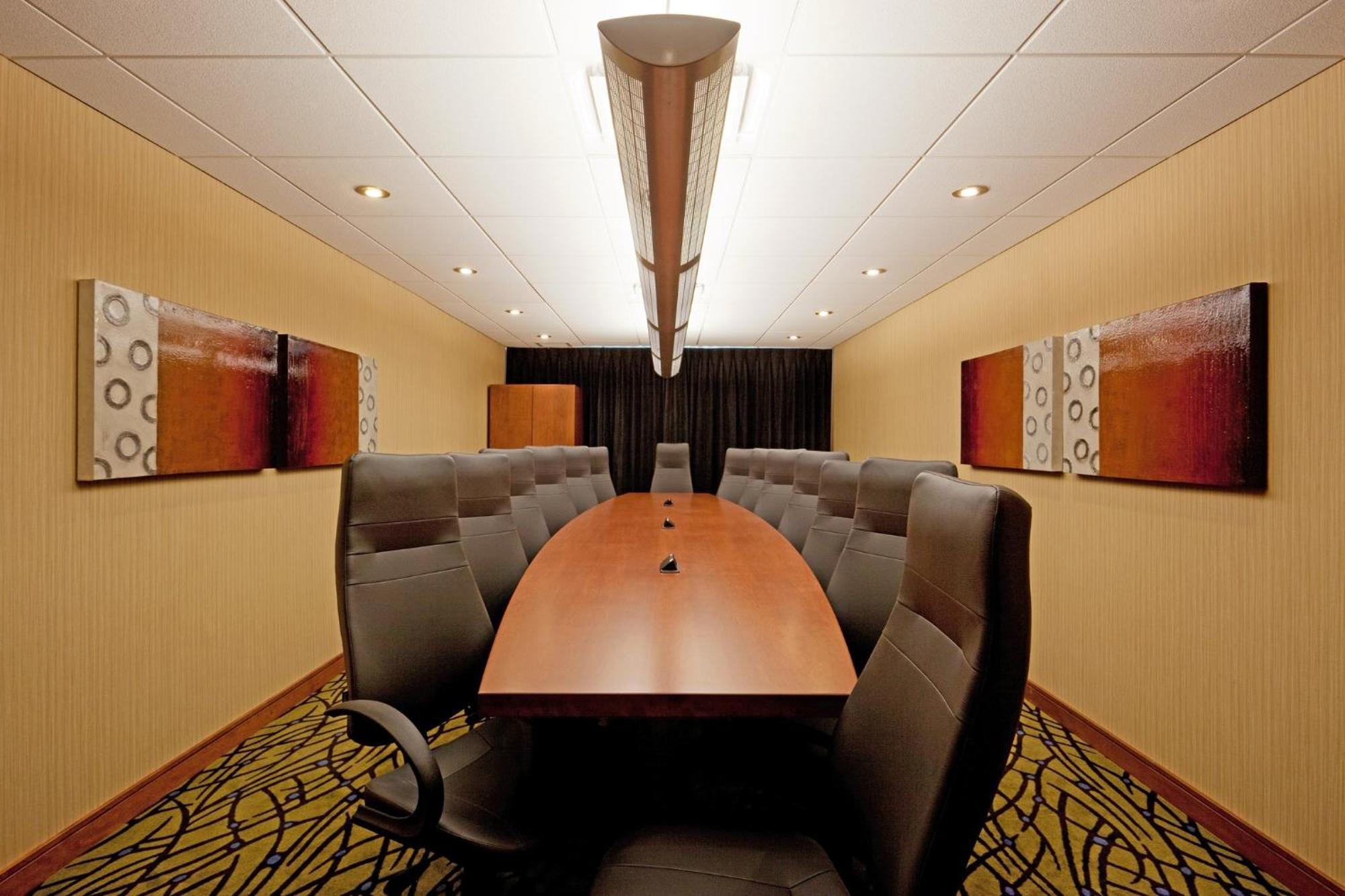 Holiday Inn Express Hotel & Suites Saint - Hyacinthe By Ihg Extérieur photo