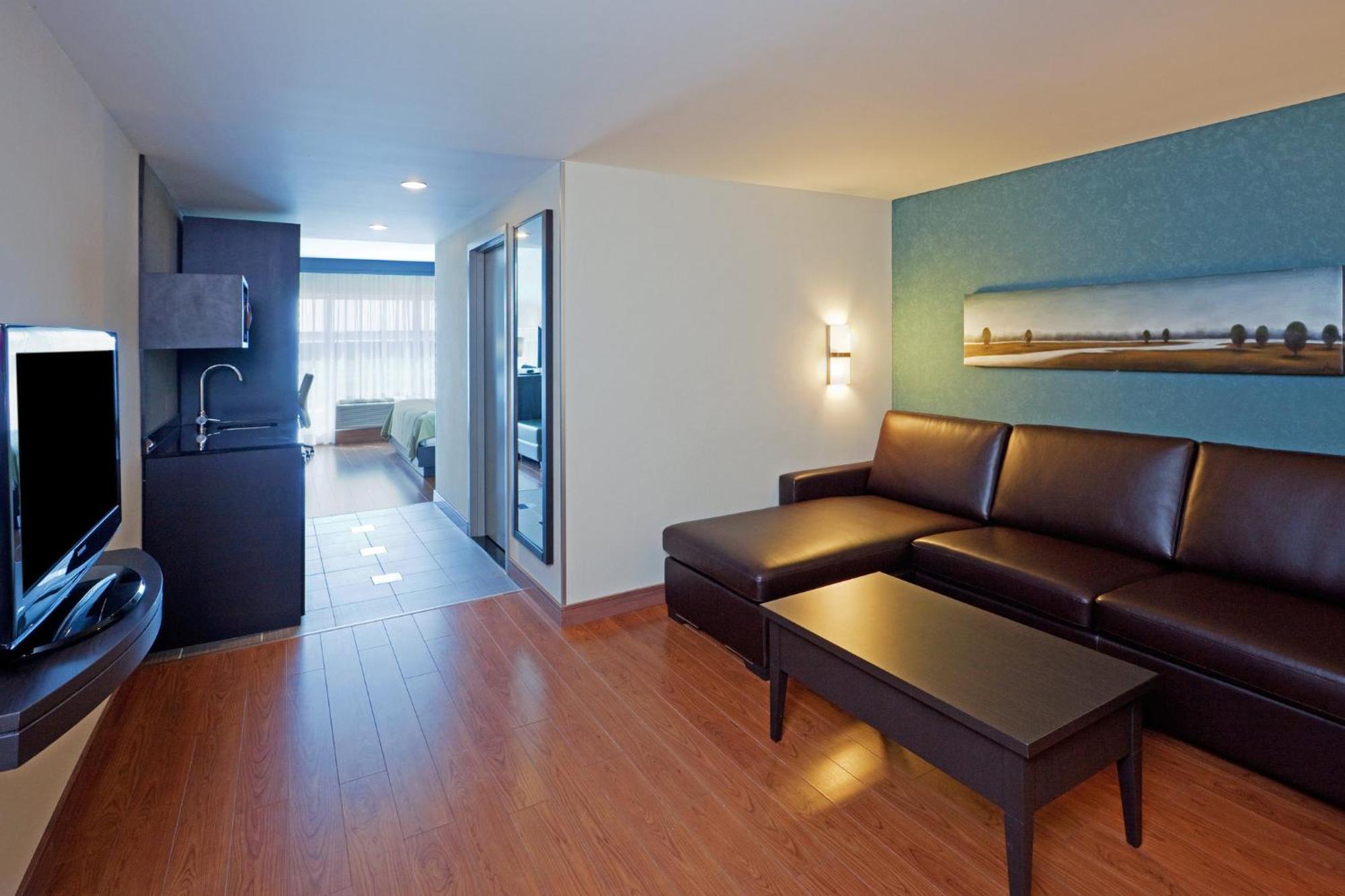 Holiday Inn Express Hotel & Suites Saint - Hyacinthe By Ihg Extérieur photo