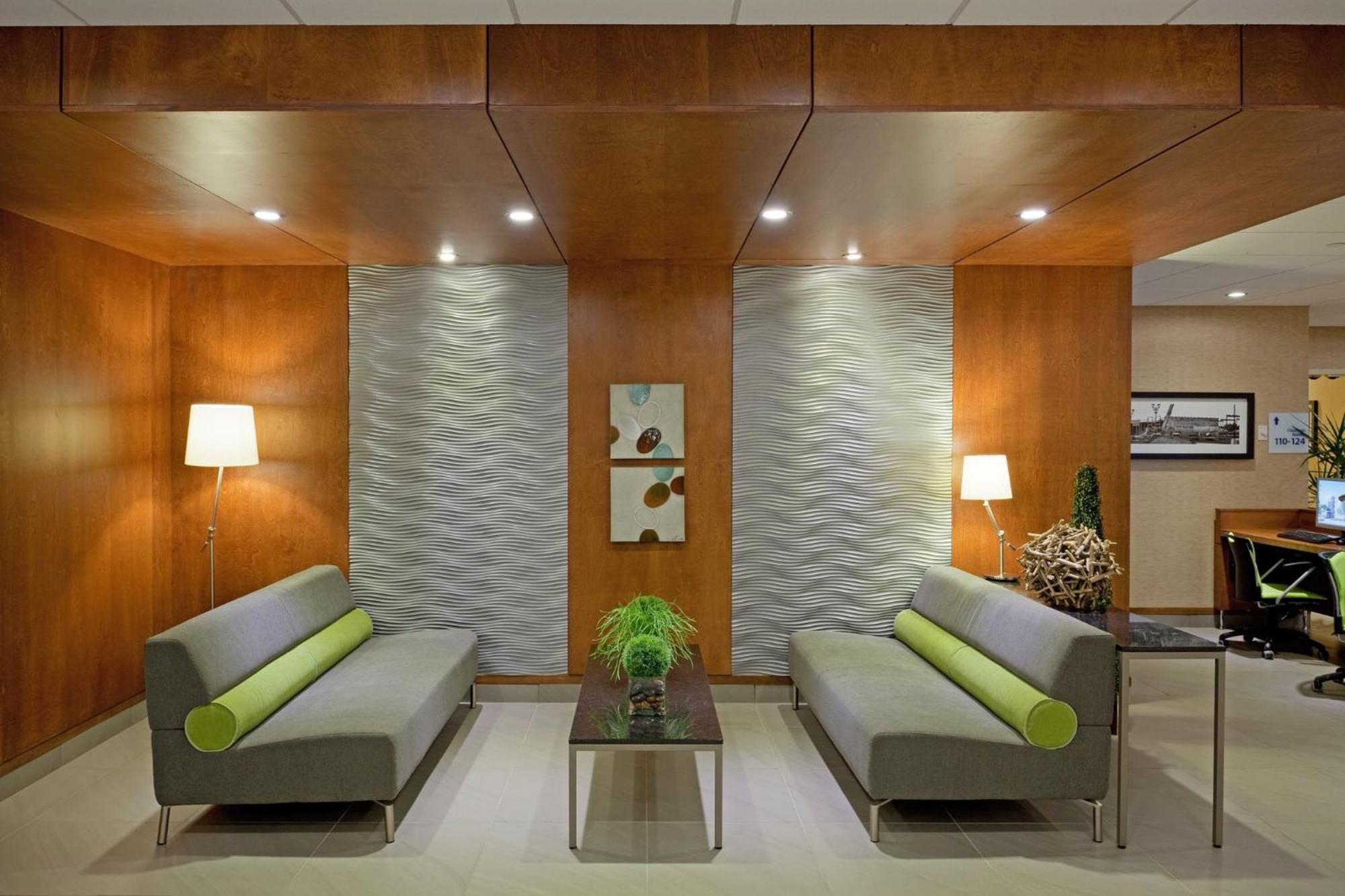 Holiday Inn Express Hotel & Suites Saint - Hyacinthe By Ihg Extérieur photo