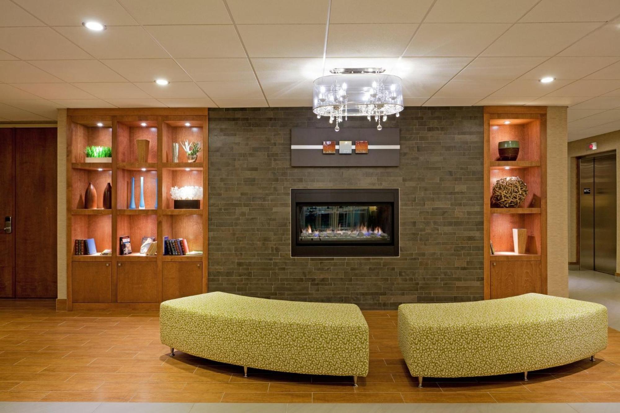 Holiday Inn Express Hotel & Suites Saint - Hyacinthe By Ihg Extérieur photo