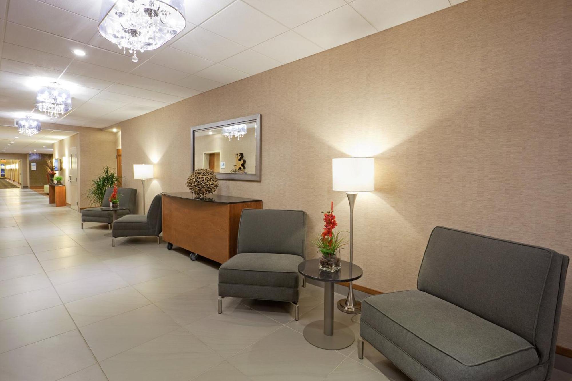 Holiday Inn Express Hotel & Suites Saint - Hyacinthe By Ihg Extérieur photo