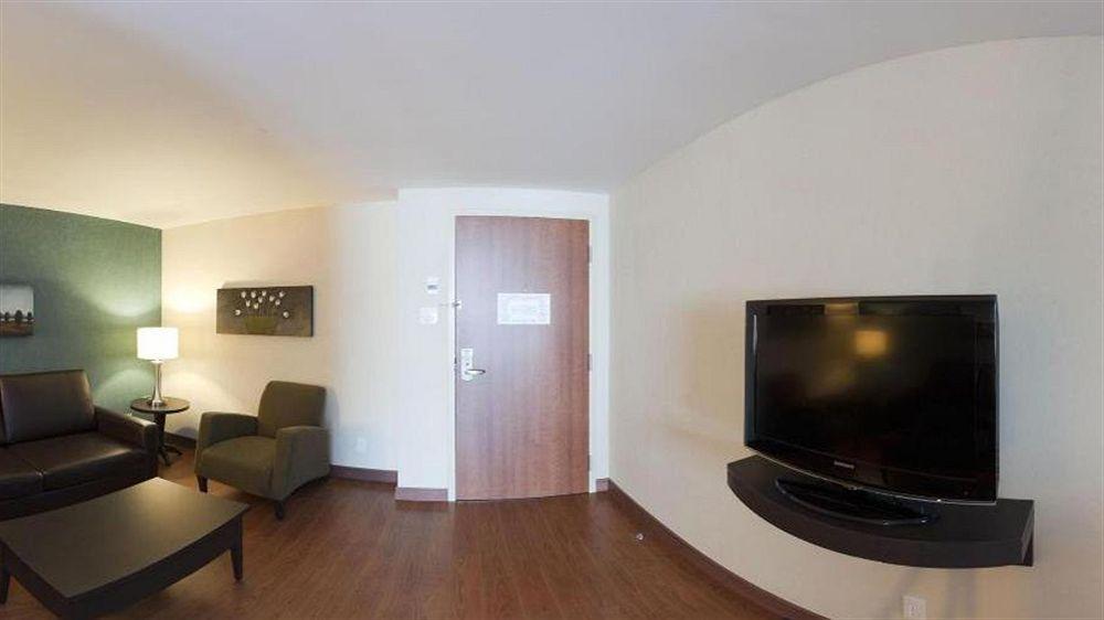 Holiday Inn Express Hotel & Suites Saint - Hyacinthe By Ihg Extérieur photo